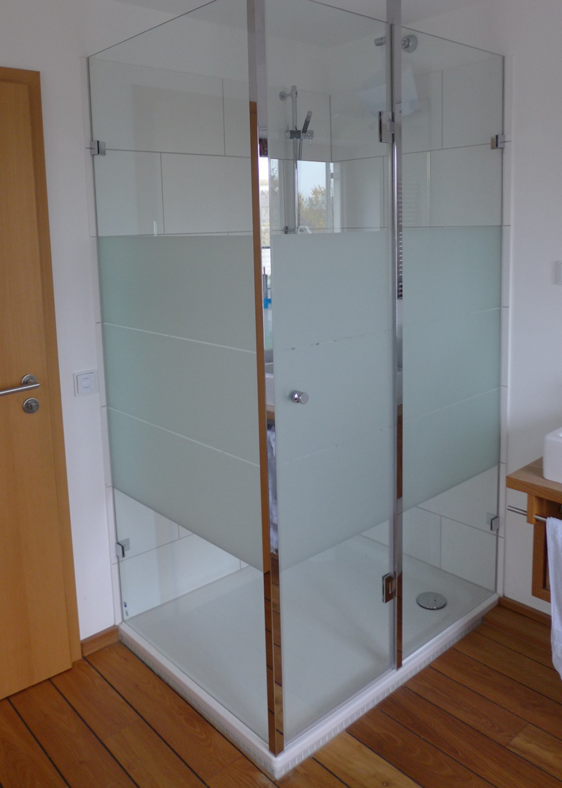 Eckdusche mit zwei Stabi-Pfosten - Duschkabinen aus Glas - Glaserei Gassewitz in Oldenburg