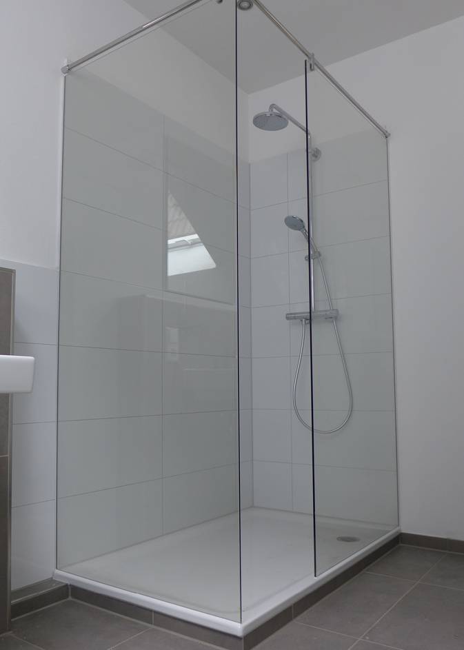 Offene Duschabtrennung - Duschabtrennung oder Duschwand aus Glas - Glaserei Gassewitz in Oldenburg