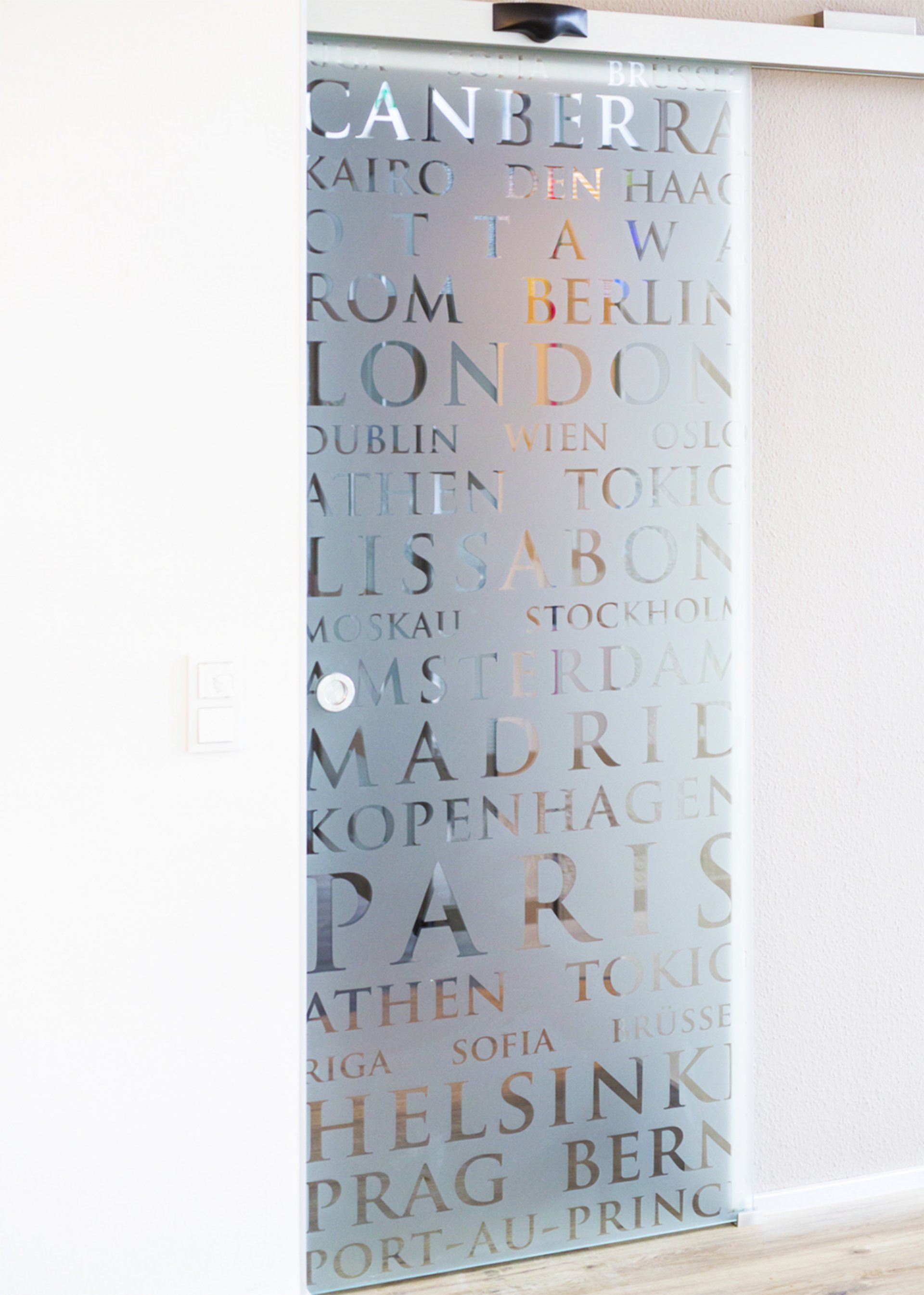 Elektrische Schiebetür mit Design City